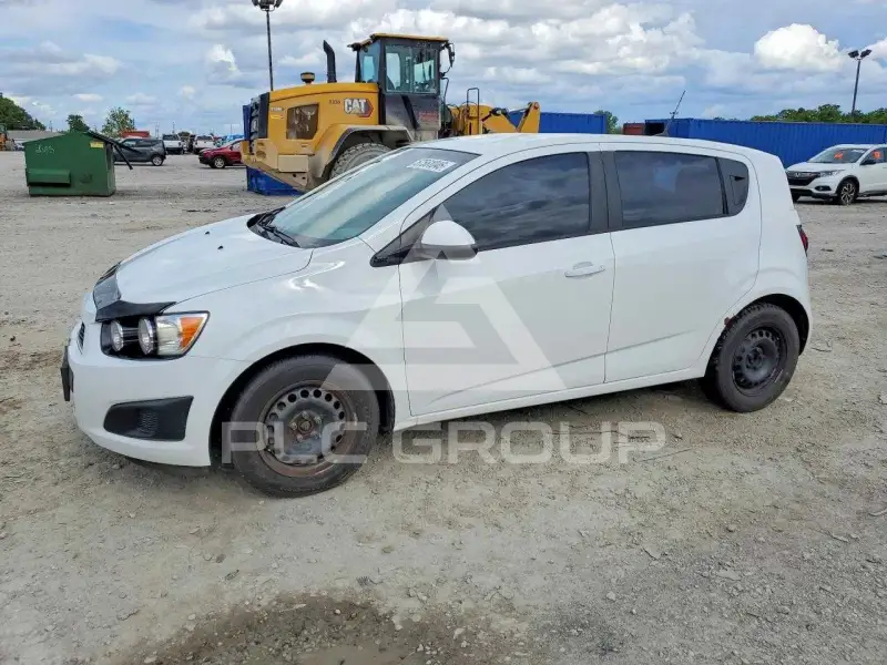 2013 Chevrolet Sonic фото
