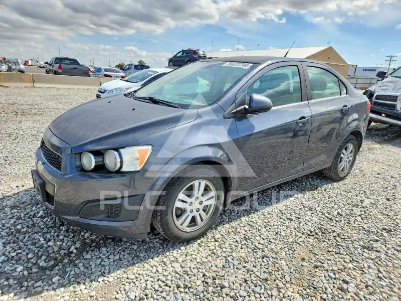2013 Chevrolet Sonic фото