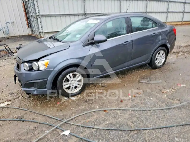 2013 Chevrolet Sonic фото