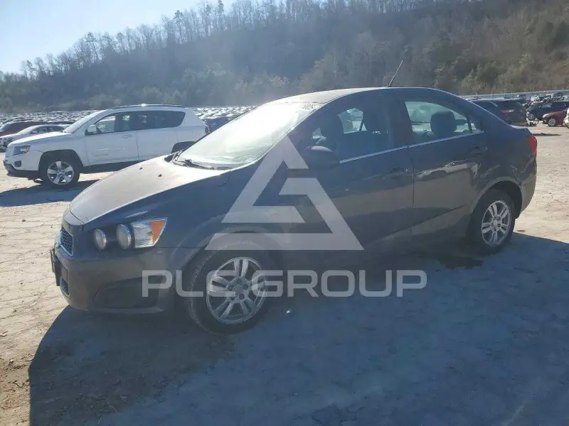 2013 Chevrolet Sonic photo