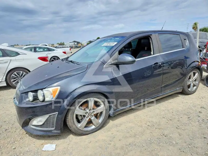 2013 Chevrolet Sonic фото