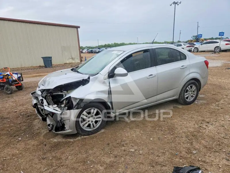 2013 Chevrolet Sonic фото