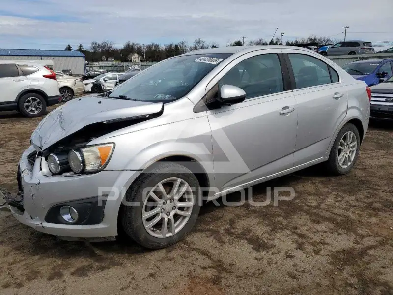 2013 Chevrolet Sonic фото