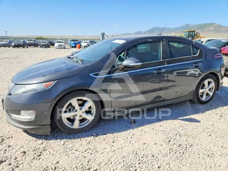 2013 Chevrolet Volt фото