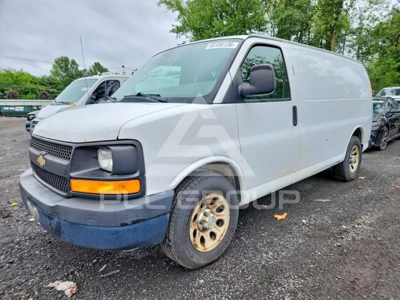 2013 Chevrolet Express photo