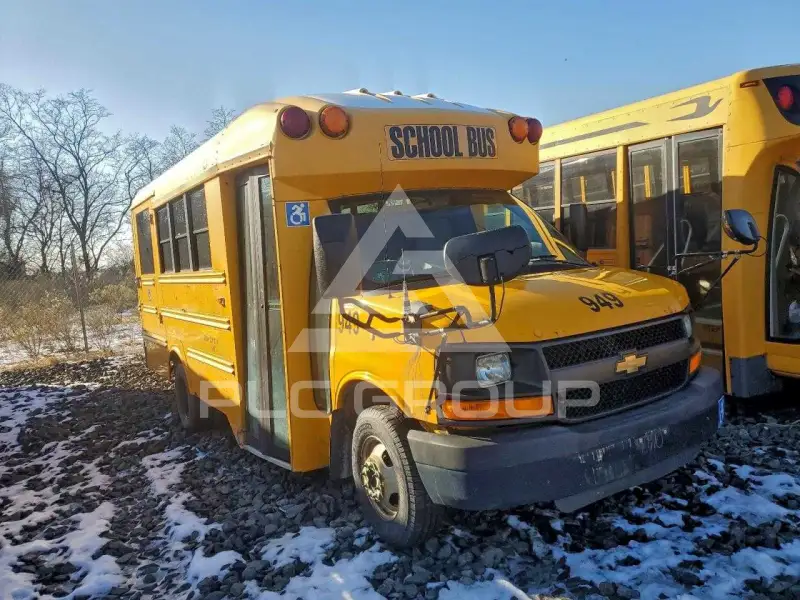 2013 Chevrolet Express photo