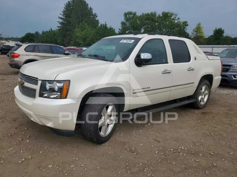 2013 Chevrolet Avalanche photo