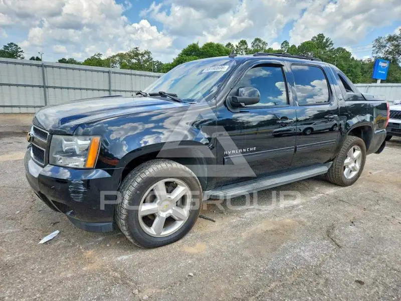 2013 Chevrolet Avalanche photo
