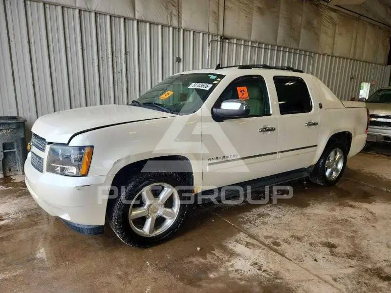 2013 Chevrolet Avalanche photo