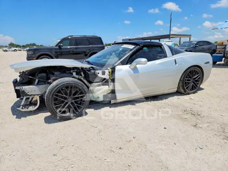 2013 Chevrolet Corvette photo