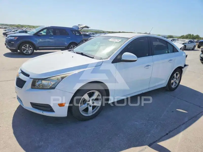 2013 Chevrolet Cruze photo