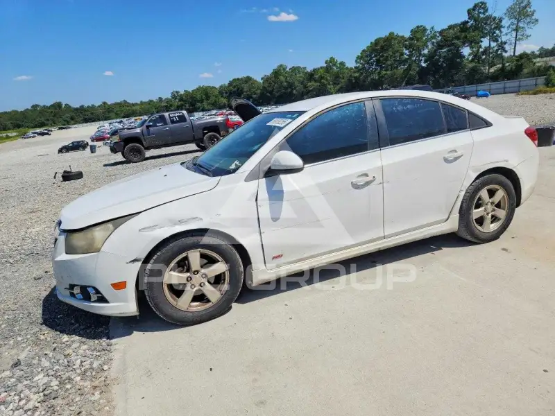 2013 Chevrolet Cruze фото