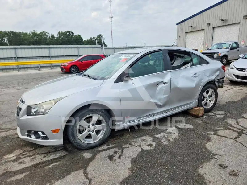 2013 Chevrolet Cruze photo