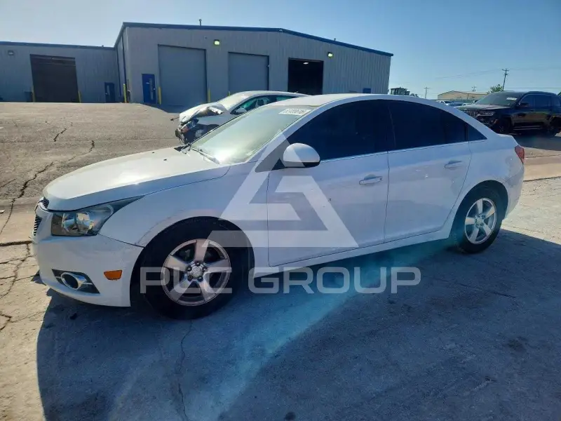 2013 Chevrolet Cruze фото