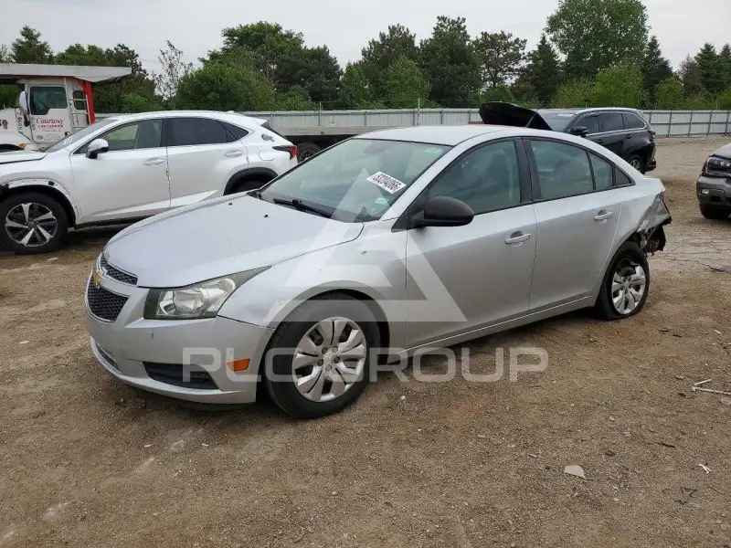 2013 Chevrolet Cruze фото