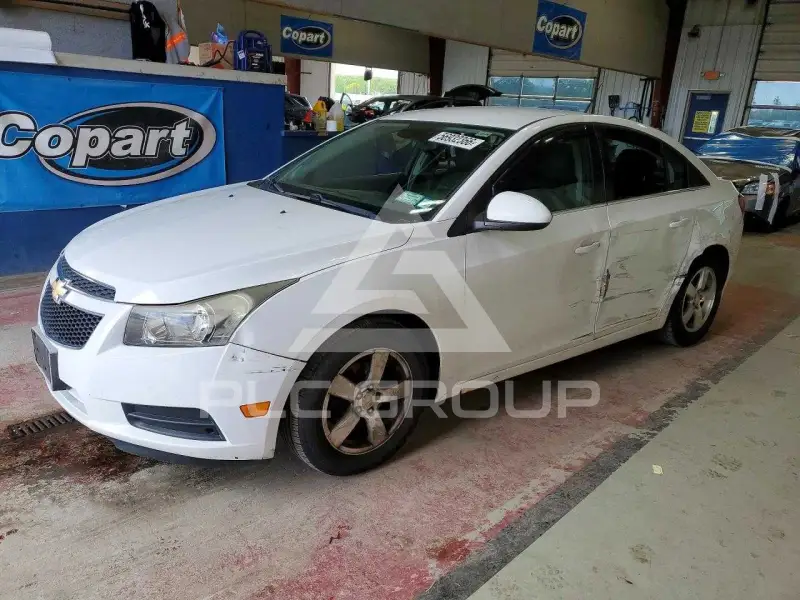 2013 Chevrolet Cruze фото