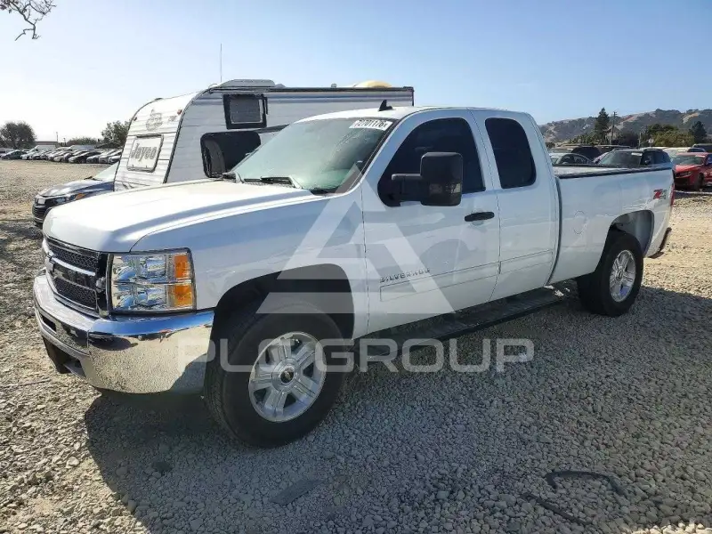 2013 Chevrolet Silverado photo