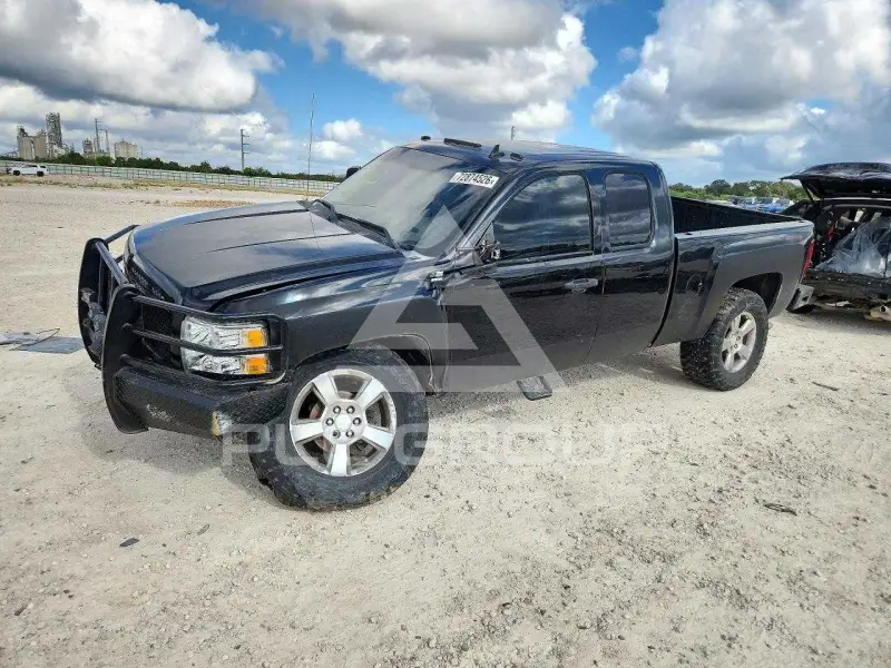 2013 Chevrolet Silverado photo