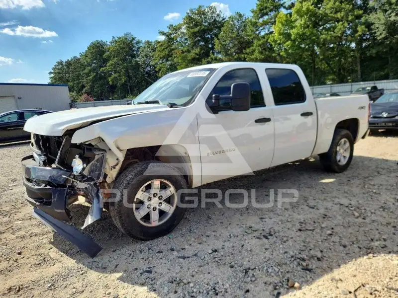 2013 Chevrolet Silverado photo