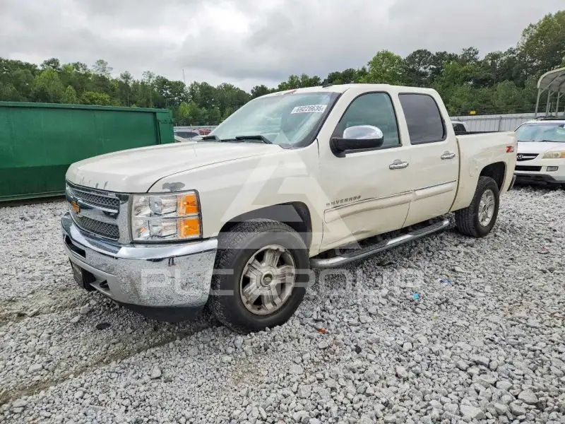 2013 Chevrolet Silverado photo