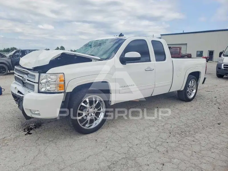 2013 Chevrolet Silverado photo