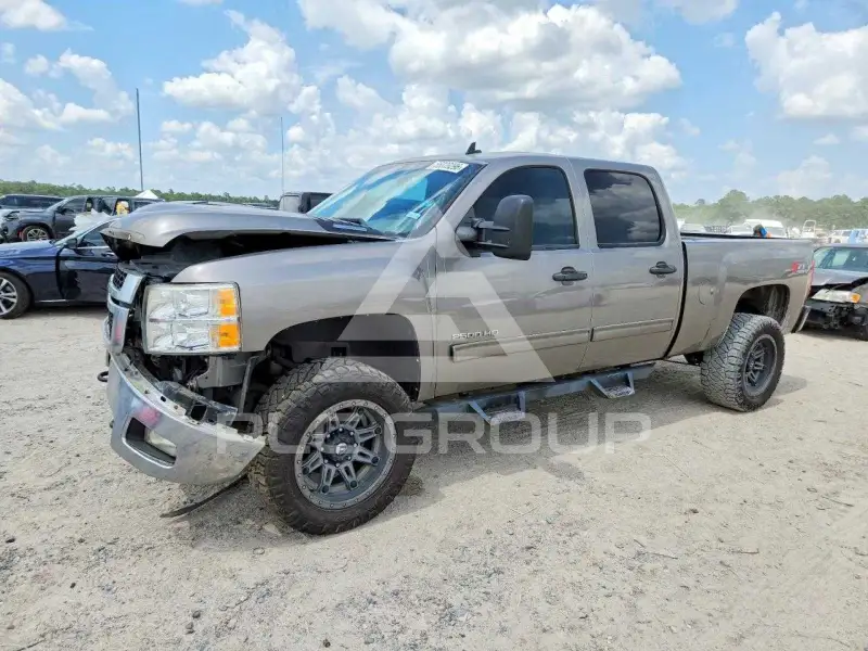 2013 Chevrolet Silverado photo