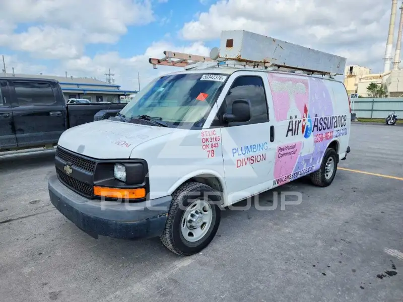 2013 Chevrolet Express photo