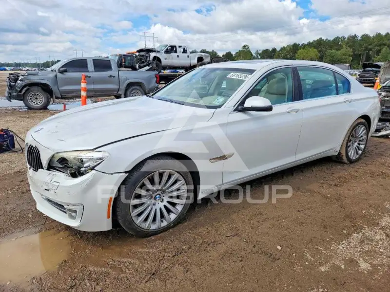 2013 BMW 740 фото