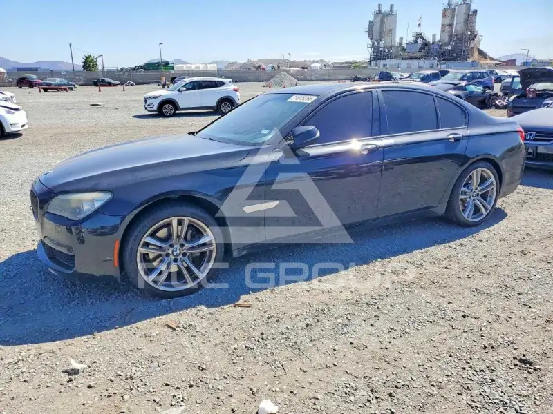 2013 BMW 740 фото