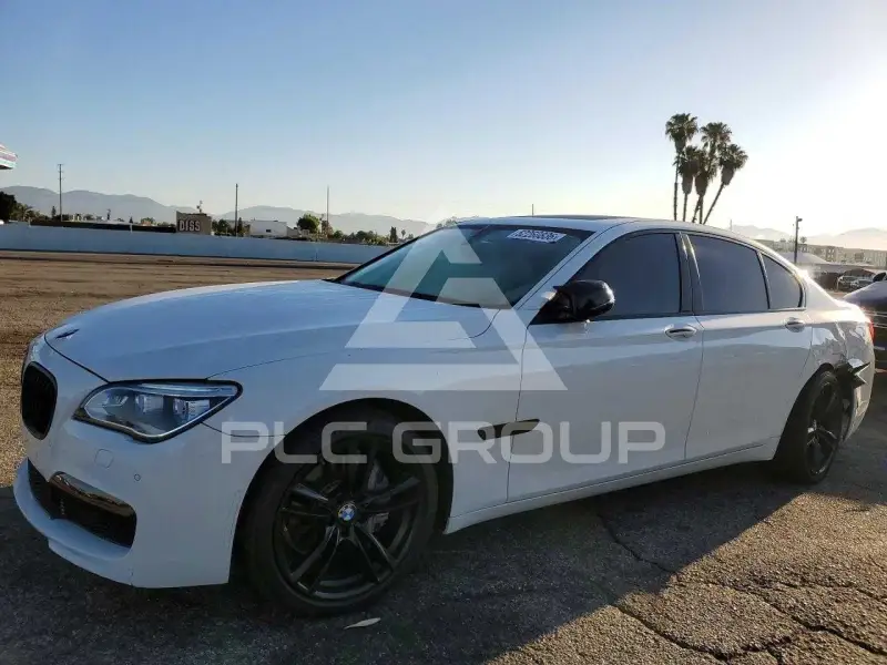 2013 BMW 740 фото