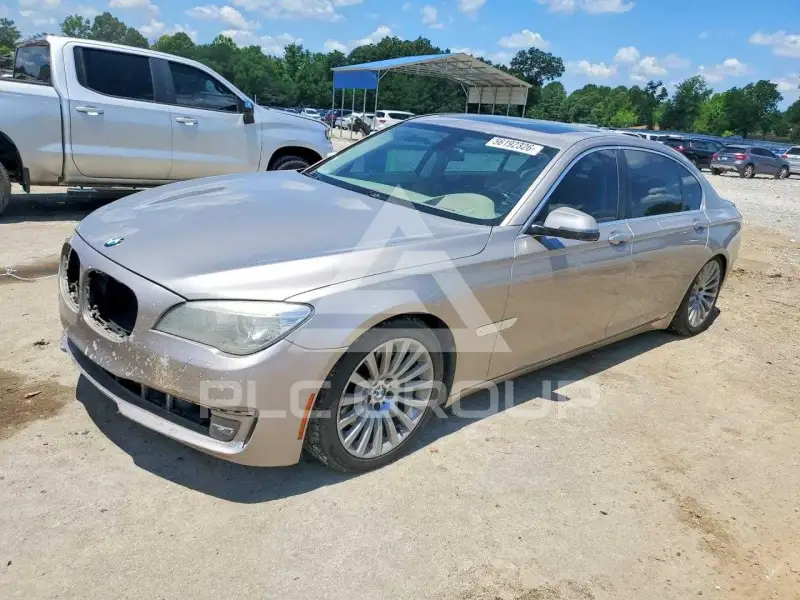 2013 BMW 740 фото