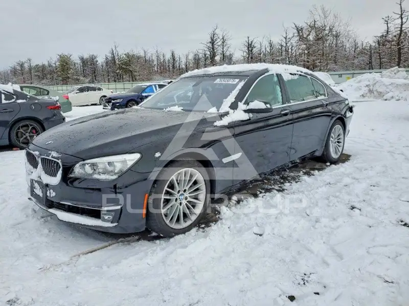 2013 BMW 750 photo