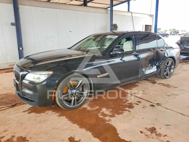 2013 BMW 750 photo