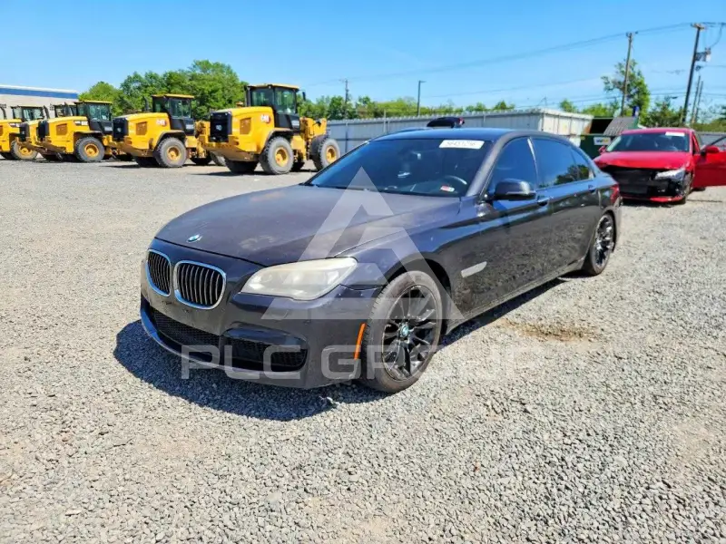 2013 BMW 750 photo