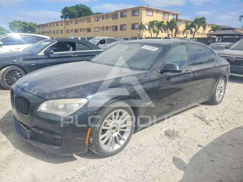 2013 BMW 750 photo