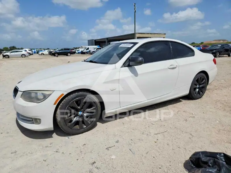 2013 BMW 328 фото