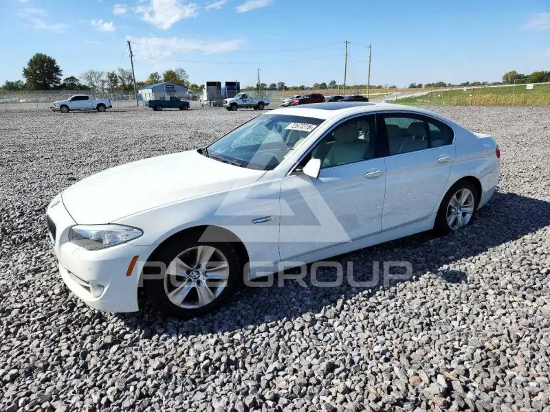 2013 BMW 528 photo