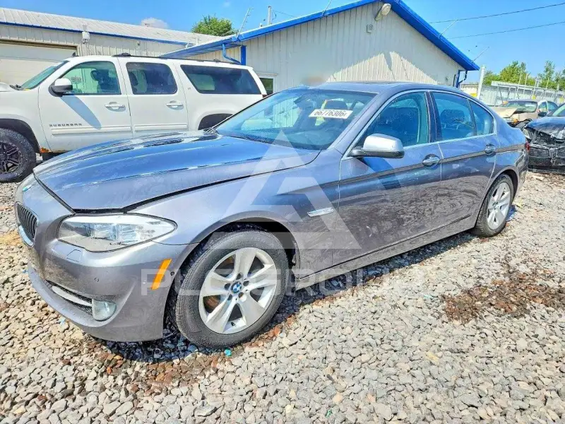 2013 BMW 528 фото