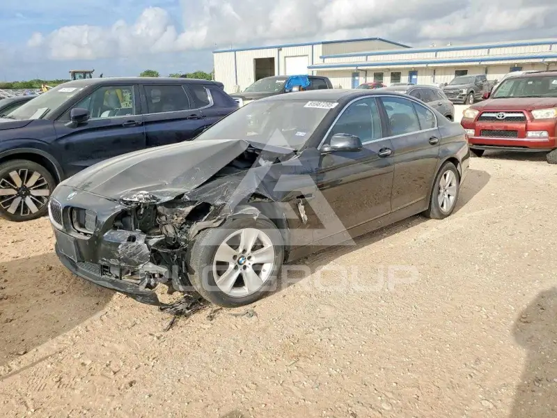 2013 BMW 528 photo