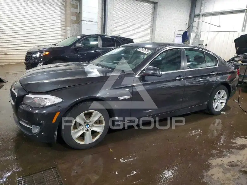 2013 BMW 528 фото