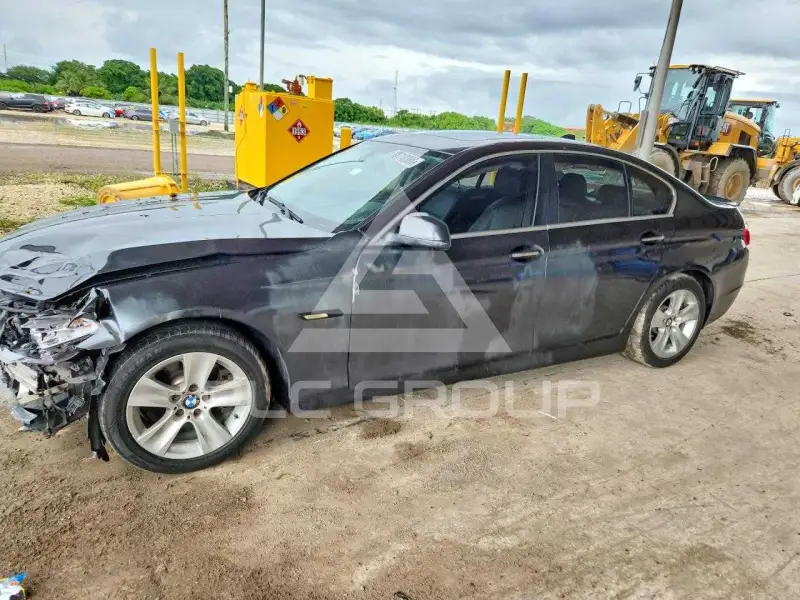2013 BMW 528 фото