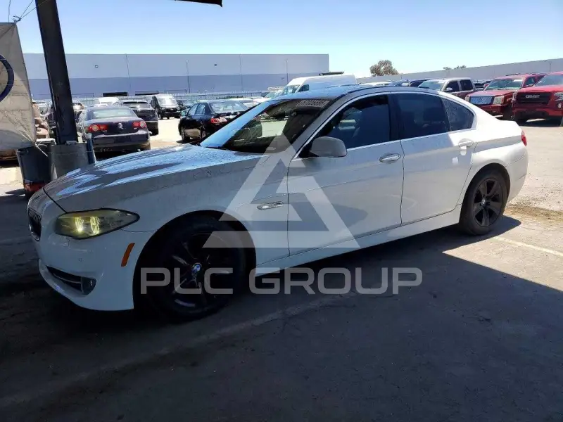 2013 BMW 528 photo