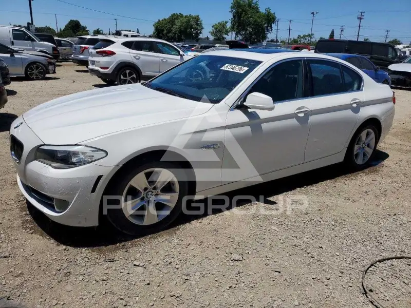 2013 BMW 528 photo