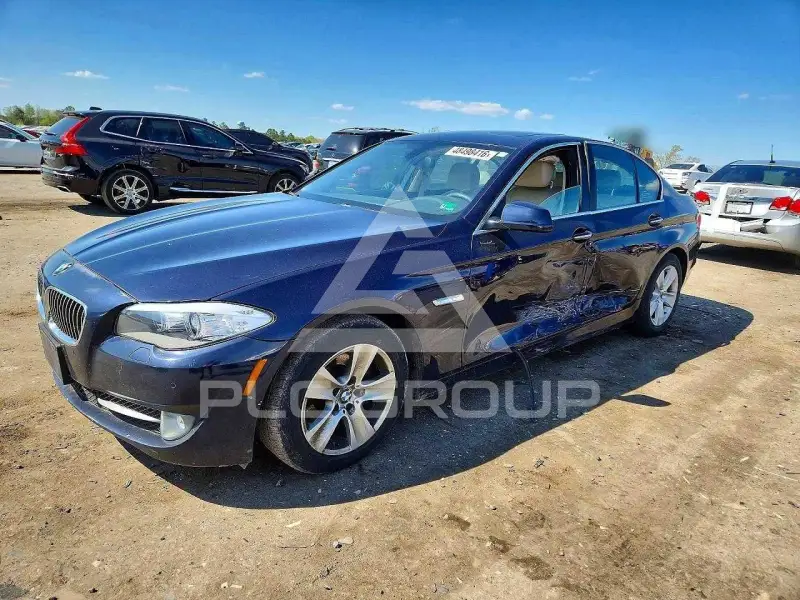 2013 BMW 528 photo