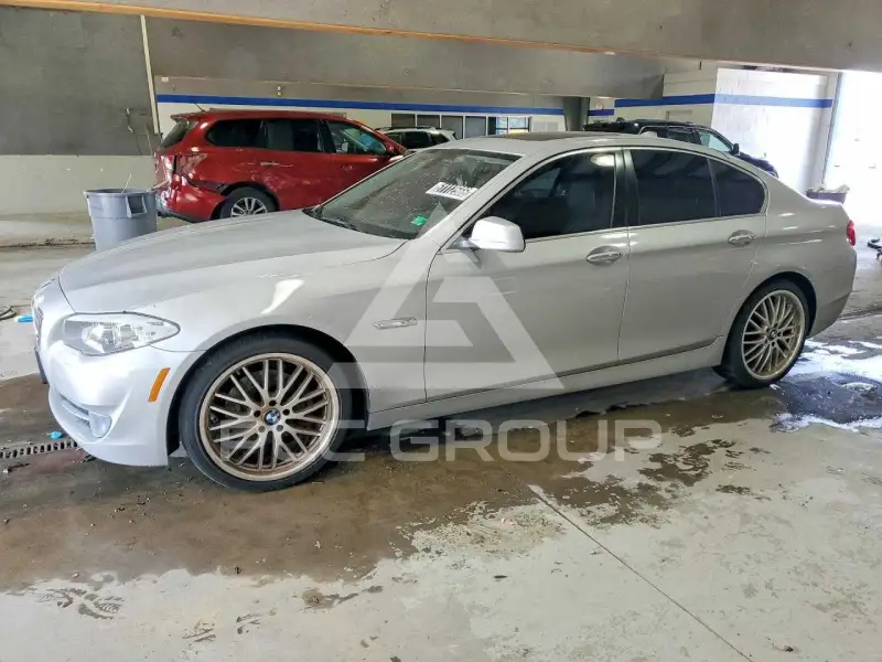 2013 BMW 528 фото
