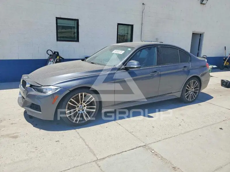 2013 BMW 335 фото