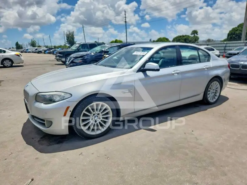 2013 BMW 535 фото