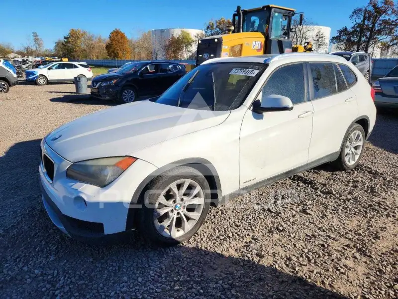 2013 BMW X1 фото