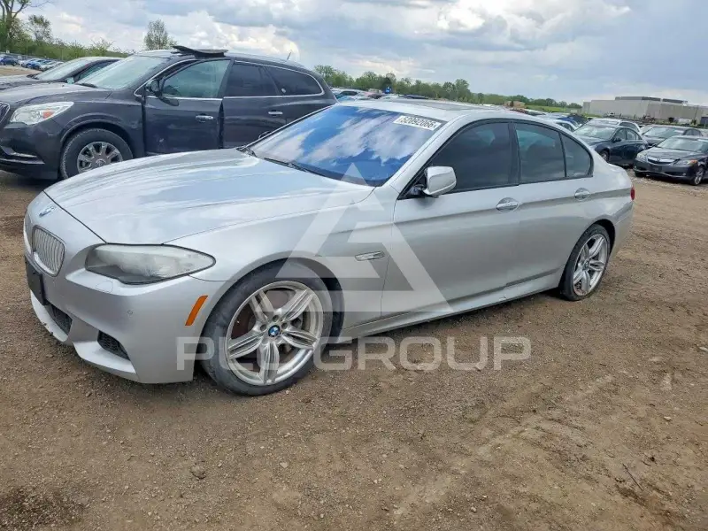 2013 BMW 550 фото
