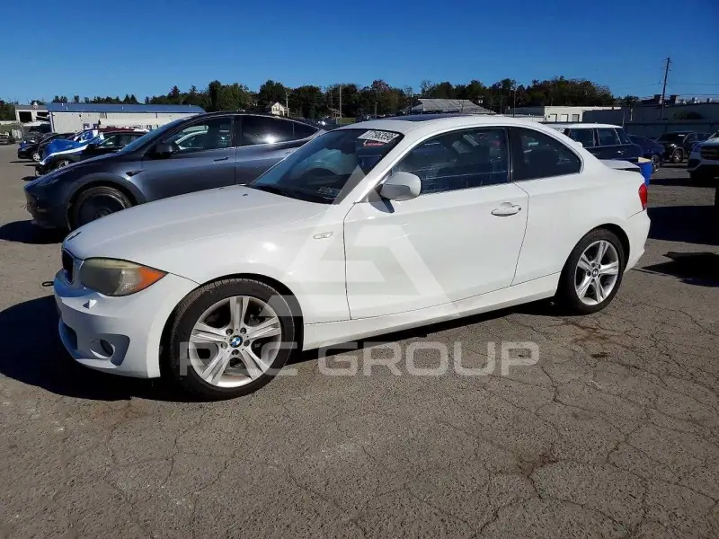 2013 BMW 128 photo